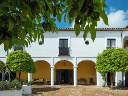 Hotel Cortijo Torre de la Reina