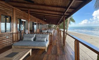 Mt. Plaisir Estate Hotel