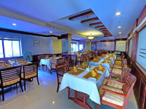 ホテル フォート クイーン エルナクラムのホテル