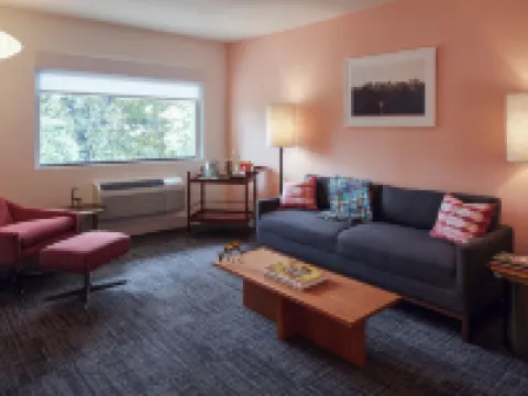 ザ ロングリーフ ホテル ローリーのホテル