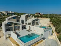 Theo Luxury Villas with Sea View