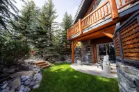 A Bear and Bison Country Inn