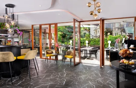 Leonardo Boutique Hotel Krakow City Center Отели рядом с достопримечательностью «Галерея польского искусства XIX века»