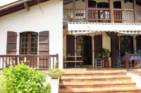 Yacumama Guesthouse Hotels in Hossegor