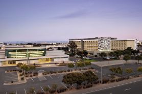 DoubleTree by Hilton San Francisco South Airport Blvd