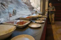 Aladdin Camp - breakfast