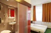 Pension Stadthalle - Bed and Breakfasts