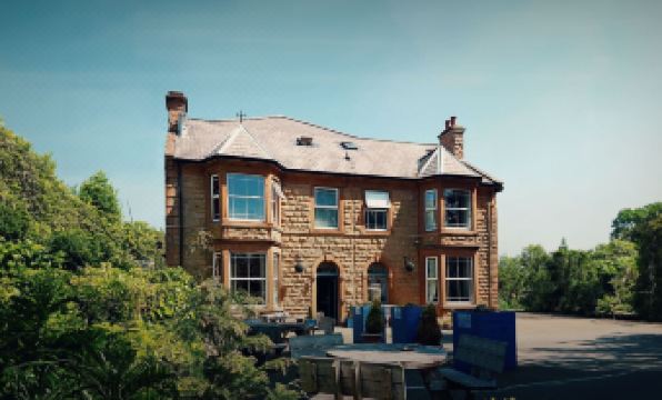 281 Hotel & Restaurant - Housity