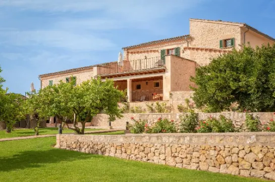 Finca Son Roig by Valentin