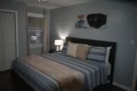 Charming 3-bedroom townhome in welcoming High Point near HPU University Hotels near String & Splinter Club Inc