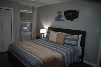 Charming 3-bedroom townhome in welcoming High Point near HPU University 이스트게이트 쇼핑센터 주변 호텔