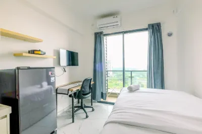 Modern Look and Comfy Studio at Sky House BSD Apartment