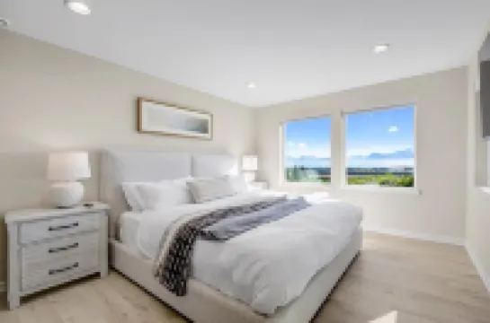 Spacious home w full Kachemak Bay views