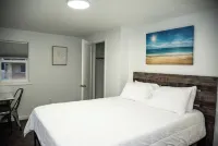 Charming 3 Bed Lake House in Wonderful Dowling with AC, WiFi, Dock, and Kayaks.