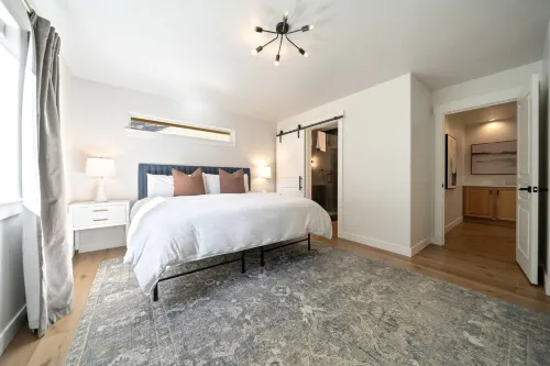 Baltimore Bungalow – HOT TUB, Walkable, Pet-Friendly