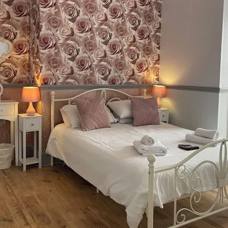 LilyRose Hotel