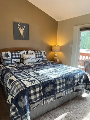 New! Whispering Bluff Luxury Retreat~ Beautiful Sierra Blanca Views Hotels in 