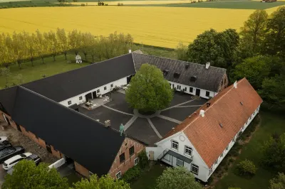 Idala Gård Hotels near Grecoborgs ankdamm