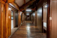 Odyssey Hostel, Tours & Motorbikes Rental Các khách sạn ở Hà Giang