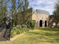 Swan Lake Suites Hotel a Benoni