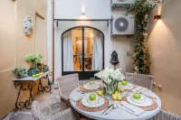 Gallo Cedrone a Home with Outdoor