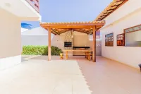GB09 Great House 6 Bedrooms 50m from the Beach Hotels in Guarajuba