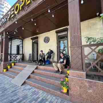 People Hostel Hotel Exterior