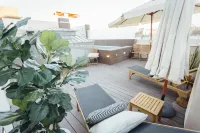One&Lux Byron Suites - Rooftop Pools