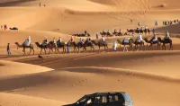 Luxury  Saf Saf Camp Hôtels à : Hassilabied
