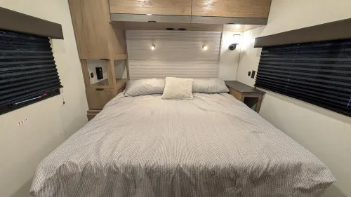2 Bedroom FREE Boat ON CANAL fish out back and fire pit more FUR BABIES welcome - 2つ星