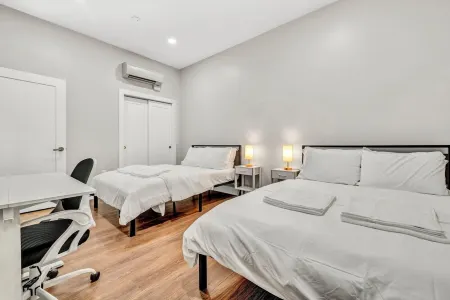 4Bd+65"+Crib+8 Min Away from DT CLE