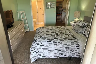 Golf Cross Creek! Nice Condo in the Heart of Fort Myers. Hotels near Six Mile Cypress Slough Preserve