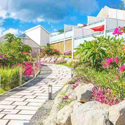 LES GALETS ROUGES LODGES & SPA Hotel Exterior