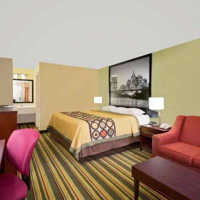 سوبر 8 باي ويندام هيرميتيدج ناشفيل Hotels near الهيرميتاج
