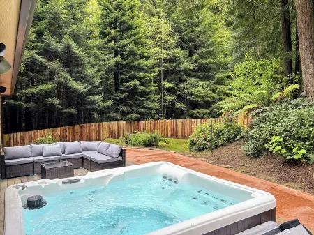 Arcata Forest Hideaway