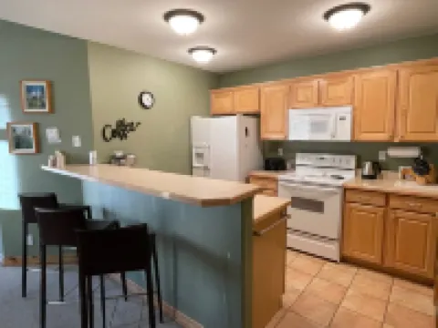 Quiet Top Floor Condo w/ Views. Walk to Dillon Marina & Amphitheater