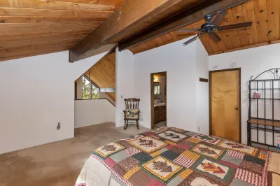 This light and bright cabin will capture your heart and relax your mind!