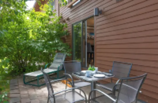 Modern Comfort in Prime Location: Stylishly Remodeled Condo Steps from Downtown