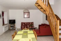 Quiet house 10 km from the sea; for animals contact the owner