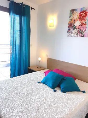 CALVI APPT T2 OF QUALITY, SEASIDE AND CITY CENTER Отели в г. Кальви