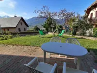Garden level in detached house Nice view Hotels in Embrun