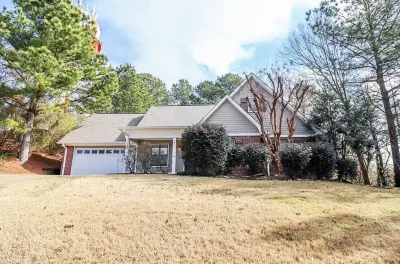 Oxford, MS, 1 Mile from Square, 2 Miles from Ole Miss Campus