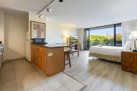 Resort Getaway Spacious Studio in Oceanfront Aston Kaanapali Shores Resort Maui