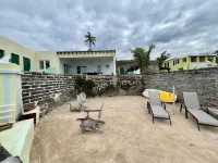 The Boathouse: Large Waterfront Cottage on Harrington Sound – Sleeps 4+ Hotels in Smith's