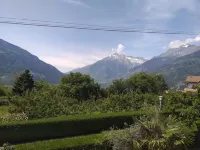 Vacation apartment 2 Lindebauer(50m² apartment), cozy vacation apartment in Dorf Tirol Hotels in Tirolo