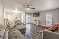 Cozy apartment! walking distance to AT&T stadium, KING BED!! Close 2 Everything
