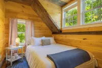 Old Maine style w/ modern amenities - dog friendly