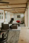 Deep Water-front, spacious 7br Cabin, Private Dock