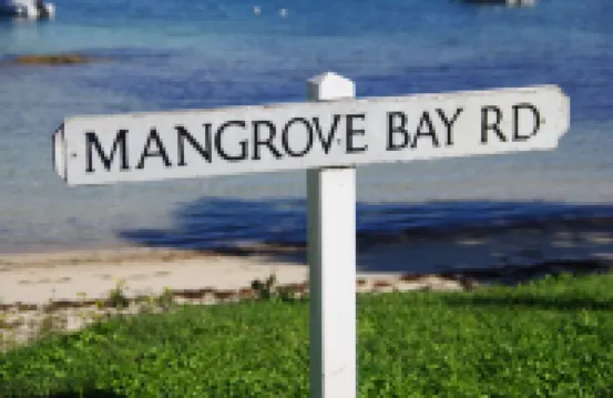 Tranquil Garden Setting, Private Waterfront - Sleeps 6, Twizy charger. Hotels in Sandys