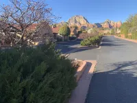 Elegant West Sedona end unit patio home in desirable Nepenthe complex.